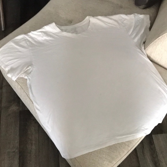 Calvin Klein Classic Fit XL Men’s White T-shirt - Picture 2 of 7